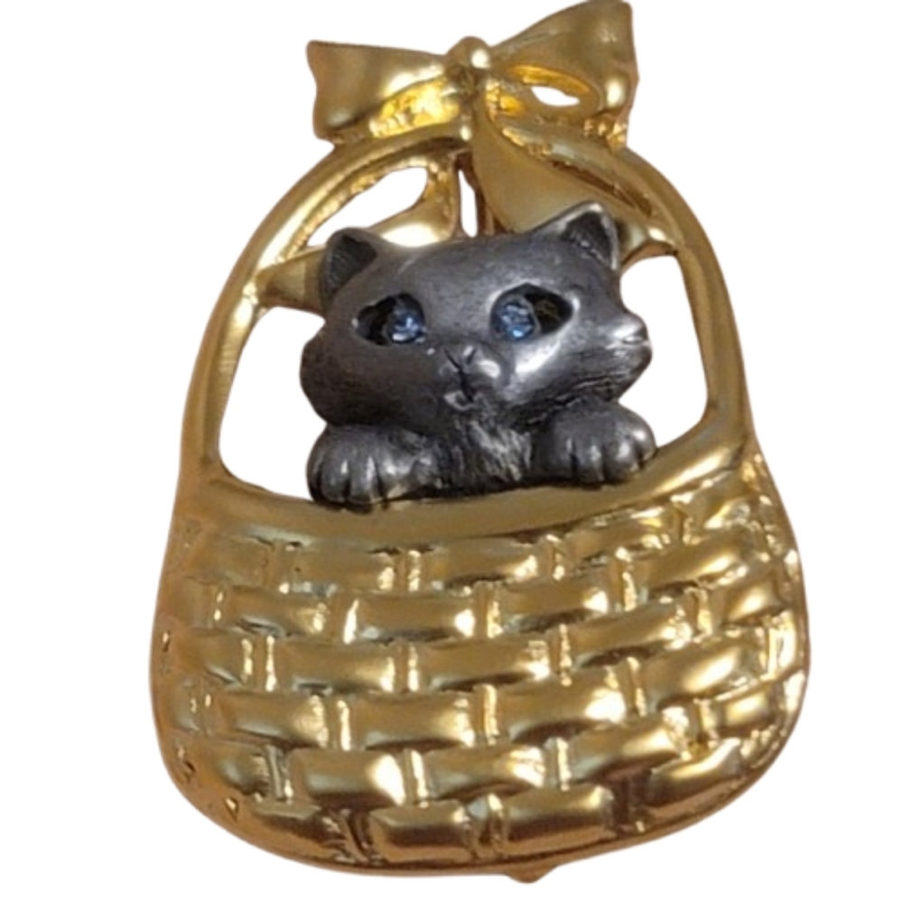 DANECRAFT Brooch Silver-Gold Tone Kitty Cat in a Basket Brooch Pin  Vintage
